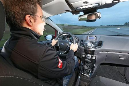 Ford Fiesta 1.0 EcoBoost, Cockpit, Lenkrad