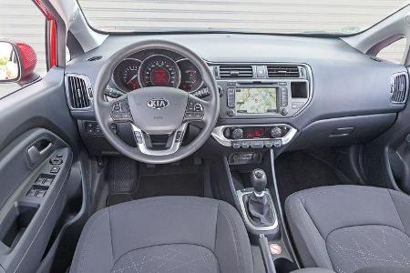 Kia Rio 1.4, Cockpit