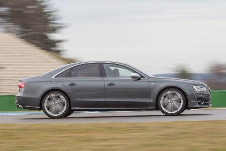 Audi S8, Seitenansicht