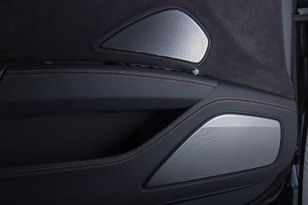 Audi S8, Lautsprecher