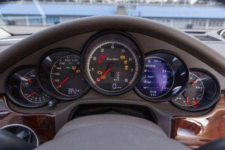 Porsche Panamera Turbo, Rundinstrumente