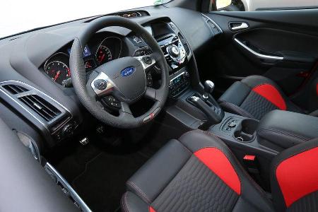 Ford Focus ST, Cockpit, Fahrersitz