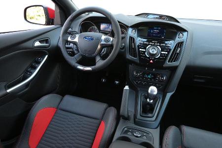 Ford Focus ST, Cockpit, Lenkrad