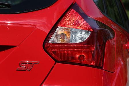 Ford Focus ST, Hecleuchte, Typenbezeichnung