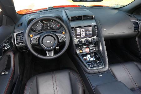 Jaguar F-Type V8 S, Cockpit