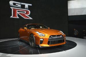 Nissan GT-R 2016, Front