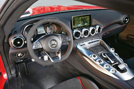 Mercedes-AMG GT S, Cockpit