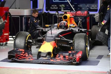 Daniil Kvyat - Red Bull - Formel 1-Test - Barcelona - 3. Mrz 2016