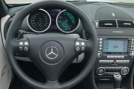 Funktional, aufgeräumt, ergonomisch: Am SLK-Cockpit gibt es wenig auszusetzen