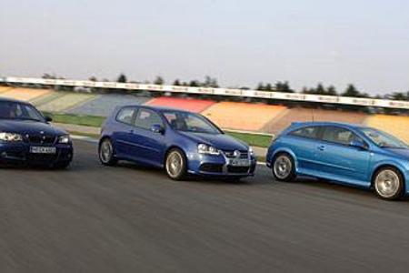 Tatsächlich sieht die Reihung anders aus: Der BMW und der Opel liegen punktemäßig gleichauf, der VW muss seinem hohen Gewich...