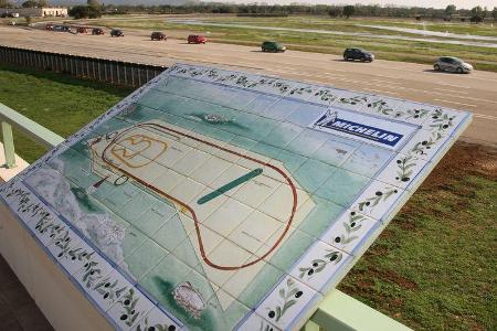 Ihre subjektiven Fahreindrücke konnten die internationalen Tester dann bei der rund 1.000 Kilometer langen Vergleichsfahrt ü...