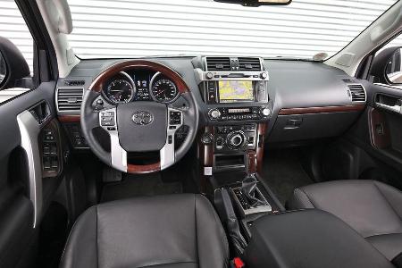 Toyota Land Cruiser 2.8 D-4D, Cockpit