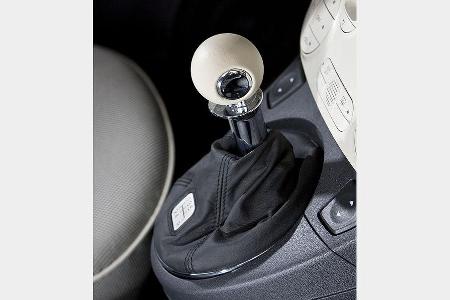 Erhöht positionierter Schalthebel.