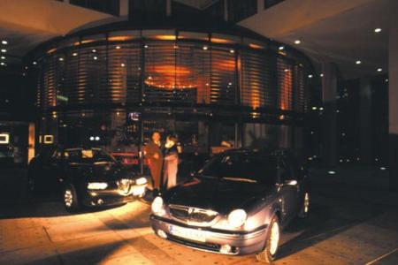 Alfa Romeo 156 2.0 TS und Lancia Lybra 2.0 LX im Test