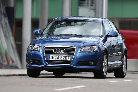 Das lässt ihn im Vergleich zum BMW etwas weniger agil wirken.