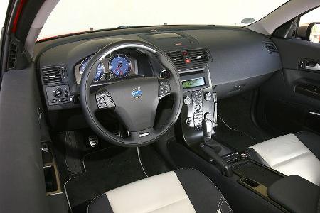 Klar gegliedertes Cockpit.