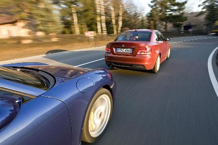 Porsche Cayman S und BMW 135i Coupé treten gegeneinander an.