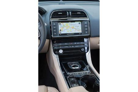 Jaguar XE 20d, Mittelkonsole