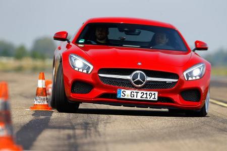 Mercedes-AMG GT, Frontansicht, Slalom