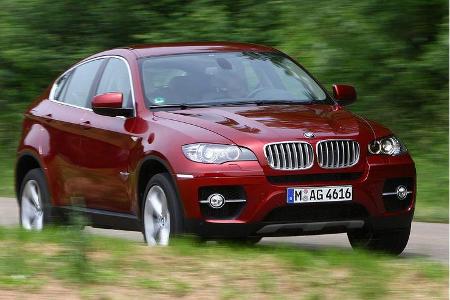 BMW X6 xDrive50i gegen ...
