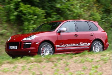 Die nicht wesentlich schlankeren 2.334 Kilogramm des GTS stützt hingegen die gute alte Stahlfeder.