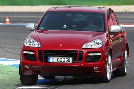 Bei der Umsetzung der Lenkbefehle geziemt sich der Cayenne sensibler.