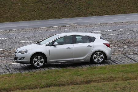 Opel Astra, Bodenwellen, Fahrwerk
