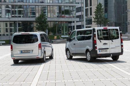 Mercedes V 220 d, Opel Vivaro Combi L1H1 1.6 CDTI Biturbo, Heckansicht