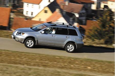 Der flache Outlander entwickelt nur wenig Windgeräusche, sein Motor läuft leise