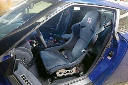 Importracing-Nissan GT-R, Fahrersitz