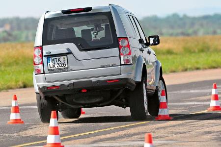 Land Rover Discovery SDV 6, Heckansicht, Slalom