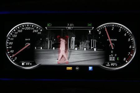 Mercedes S 500 4Matic, Instrumente