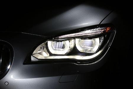 BMW 750i, Scheinwerfer