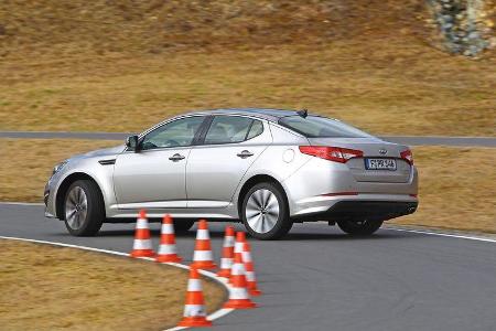 Kia Optima 1.7 CRDi Spirit, Seitenansicht, Kurve, Ausbrechen