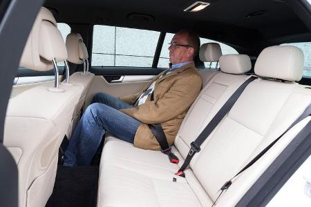 Mercedes C 220 CDI T Avantgarde, Rückbank, Beinfreiheit