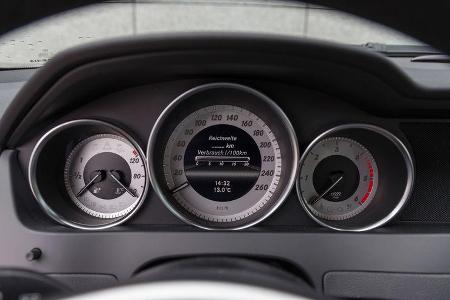 Mercedes C 220 CDI T Avantgarde, Rundinstrumente