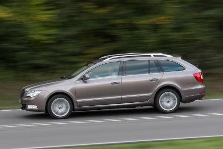 Skoda Superb Combi 2.0 TDI Eleg., Seitenansicht