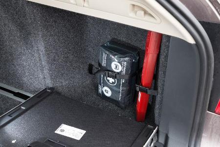 Skoda Superb Combi 2.0 TDI Eleg., Notfallset