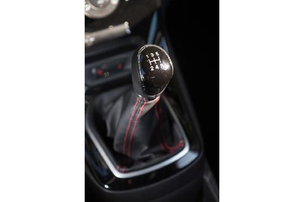 Ford Fiesta Black Edition, Schalthebel