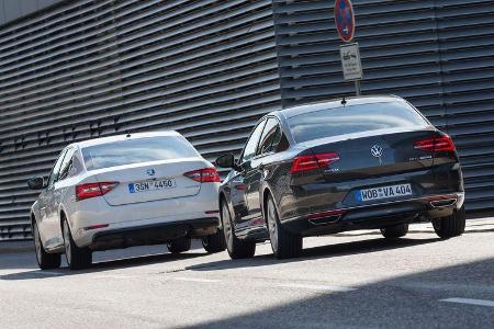 Skoda Superb 2.0 TSI, VW Passat 2.0 TSI, Heckansicht
