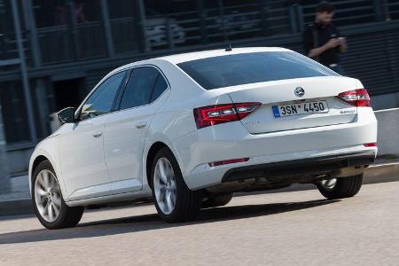 Skoda Superb 2.0 TSI, Heckansicht