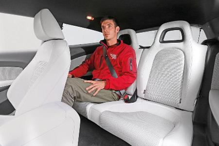 VW Scirocco 2.0 TSI, Fondsitz