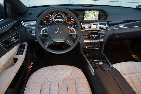Mercedes E 350 Bluetec, Cockpit