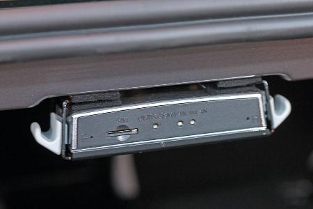 Mercedes E 350 Bluetec, Anschlsse