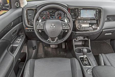 Mitsubishi Outlander 2.2 Di-D 4WD, Cockpit