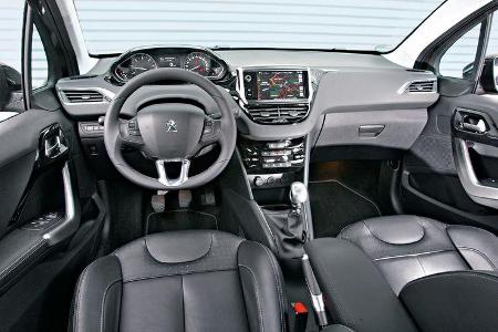Peugeot 208 e-HDi 115 Allure, Cockpit