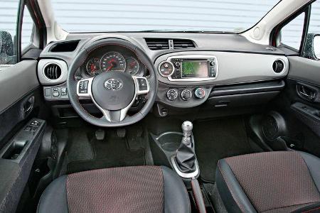 Toyota Yaris 1.4 D-4D Club, Cockpit