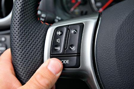 Toyota Yaris 1.4 D-4D Club, Lenkradschalter