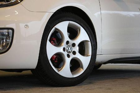 VW Golf GTI vs Golf GTD