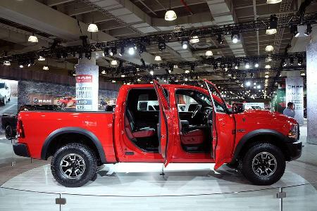 New York Auto Show 2047